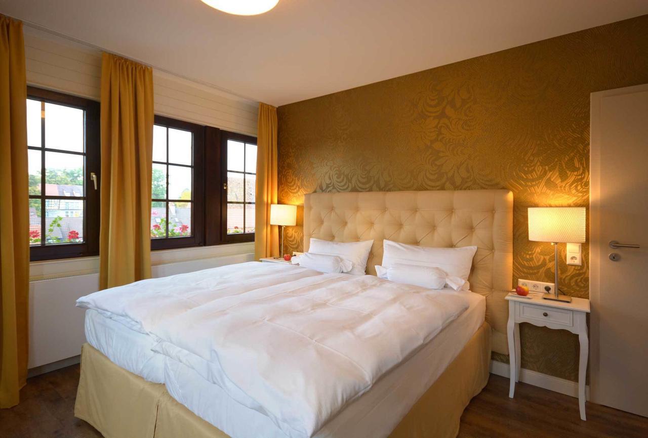 Hotel Am Kirchplatz Sachsenheim Ngoại thất bức ảnh